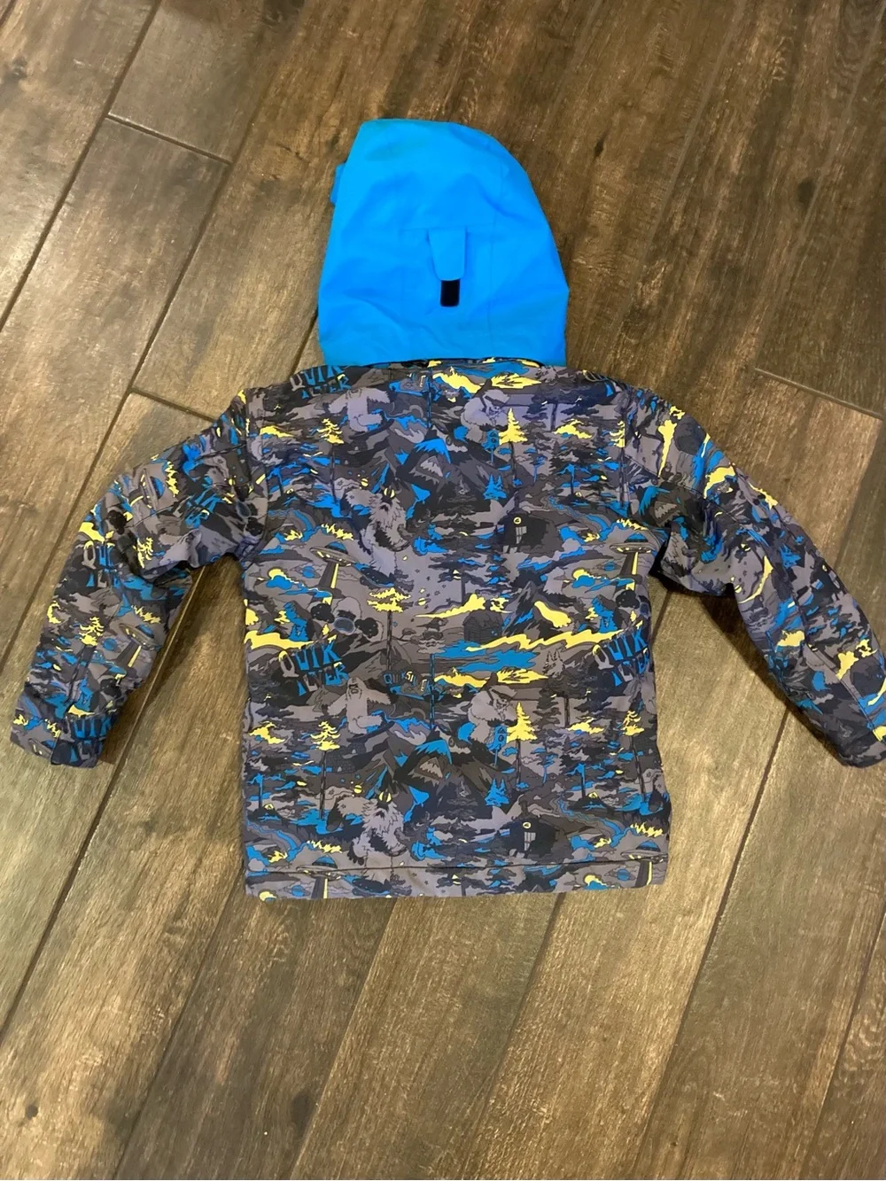 Quiksilver | Hooded Snowboard/Ski Jacket (size 6-7Y)
